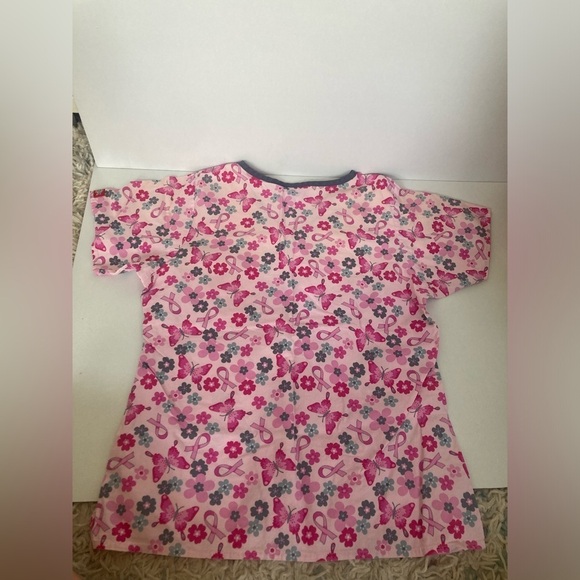 Breast cancer awareness and butterflies scrub top womens fits like a S or XS - Picture 5 of 5